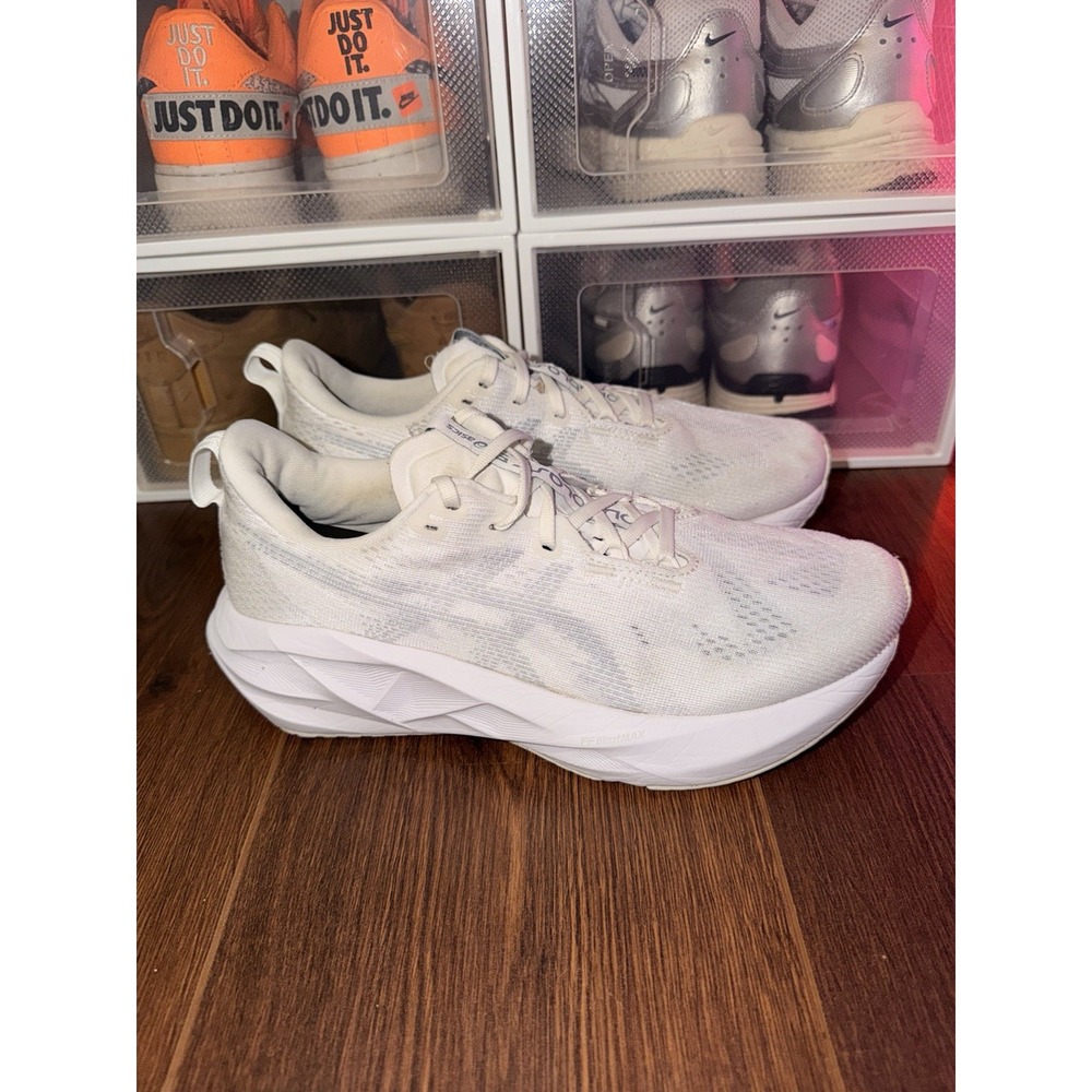 Size 9.5 - ASICS Novablast 5 White Piedmont Grey W 1012B765-100